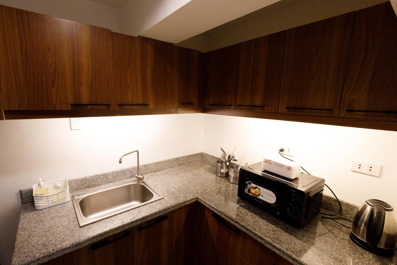 5880 Enriquez Residences Манила Экстерьер фото