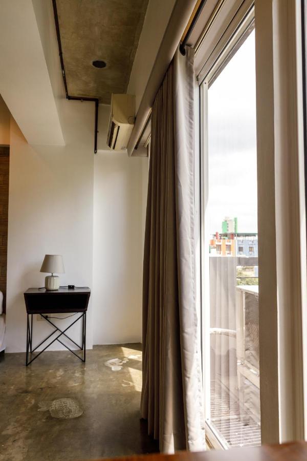 5880 Enriquez Residences Манила Экстерьер фото