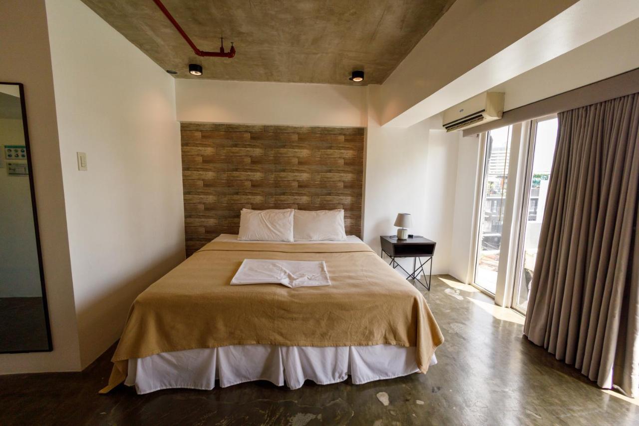 5880 Enriquez Residences Манила Экстерьер фото