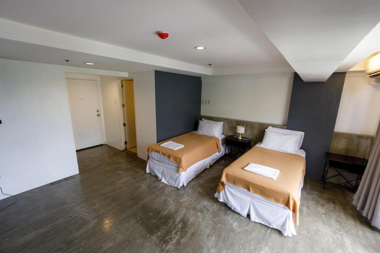 5880 Enriquez Residences Манила Экстерьер фото