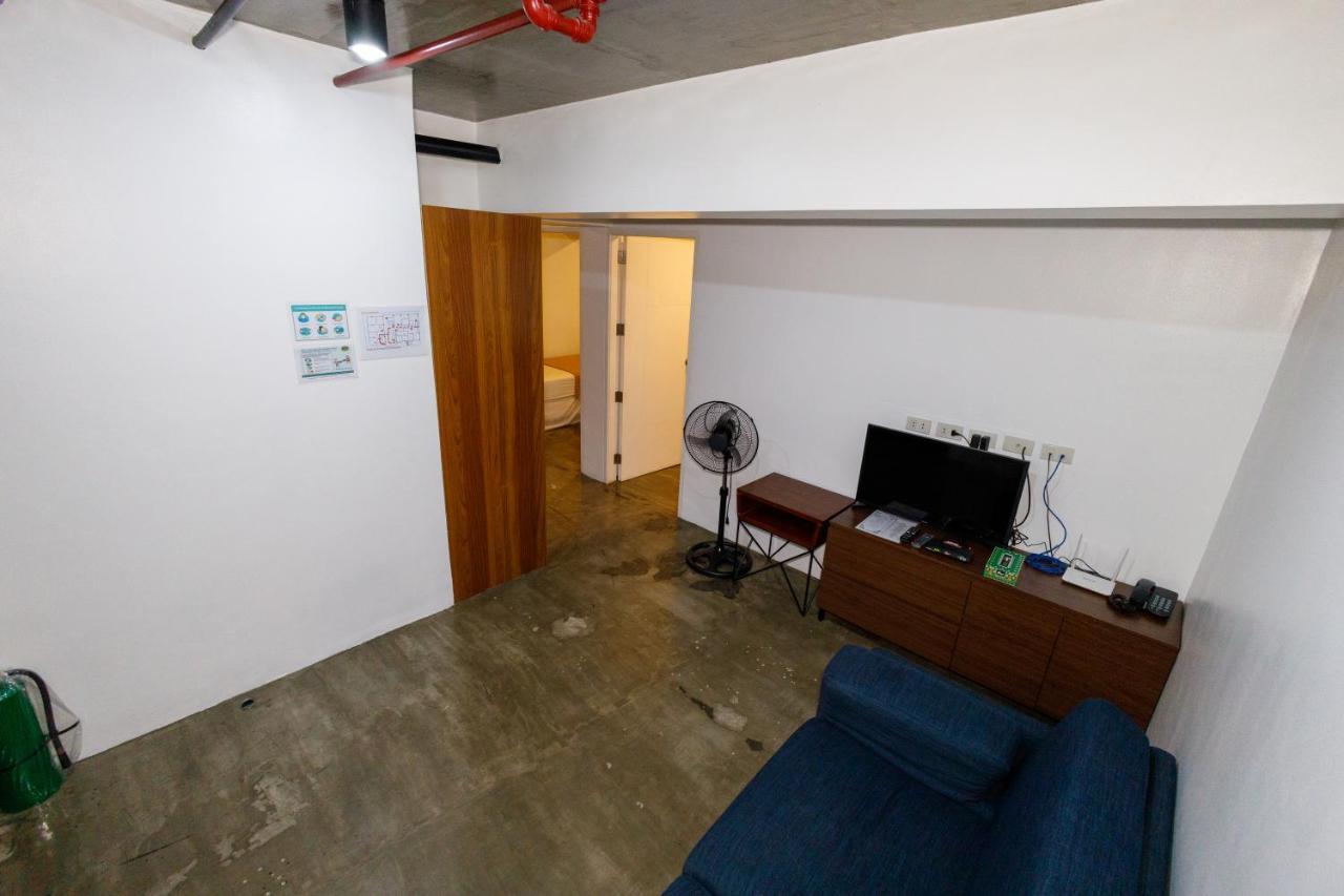 5880 Enriquez Residences Манила Экстерьер фото
