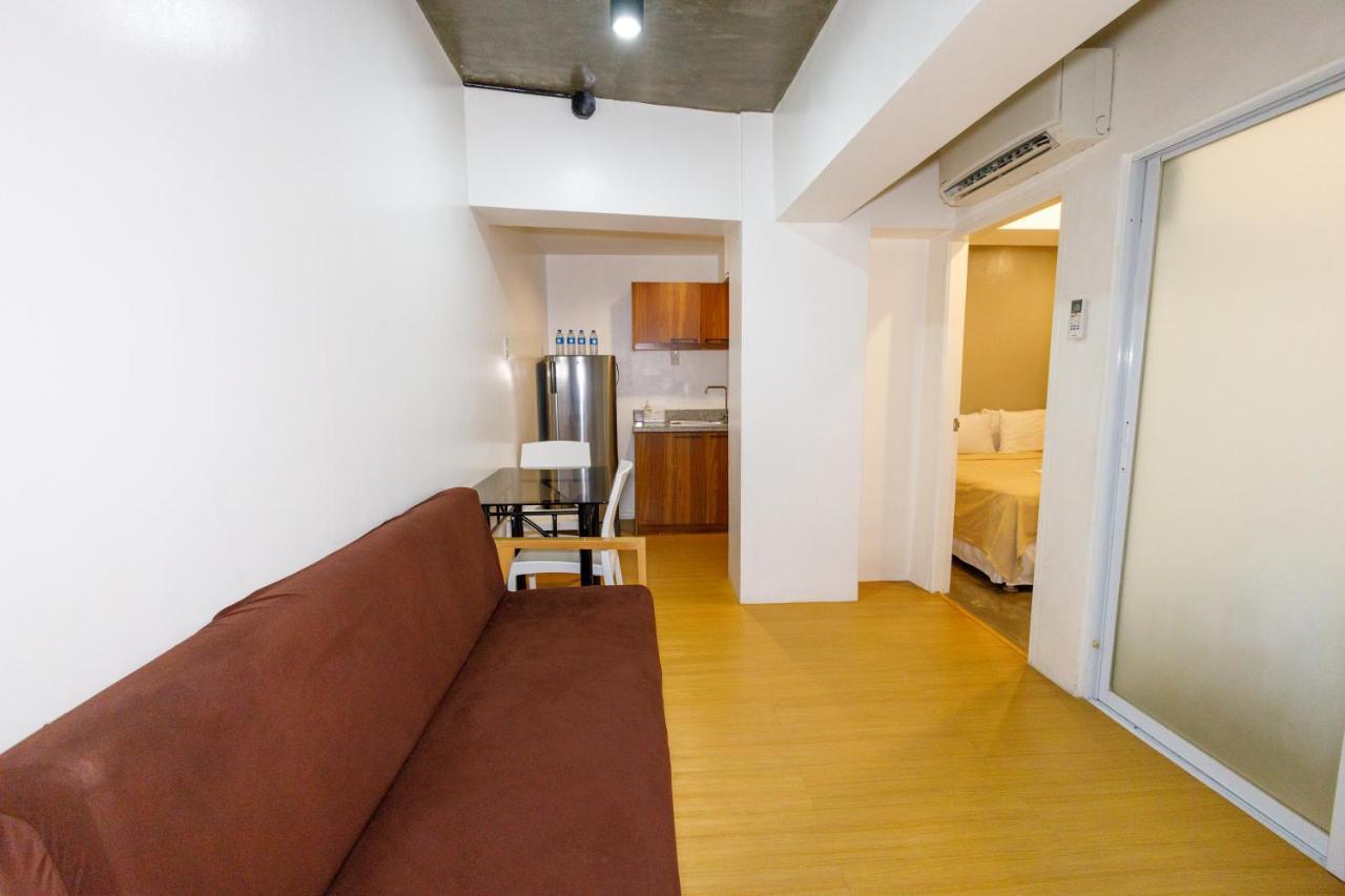 5880 Enriquez Residences Манила Экстерьер фото