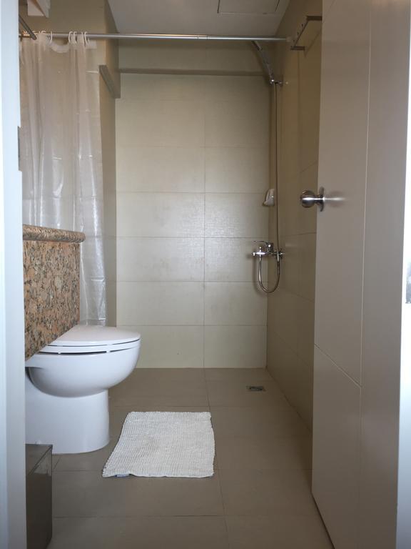 5880 Enriquez Residences Манила Номер фото