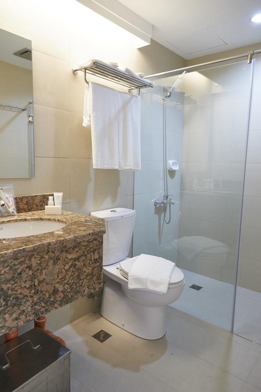 5880 Enriquez Residences Манила Экстерьер фото